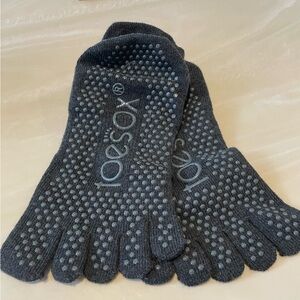 Women’s Toesox Charcoal size:M (8.5-10.5)